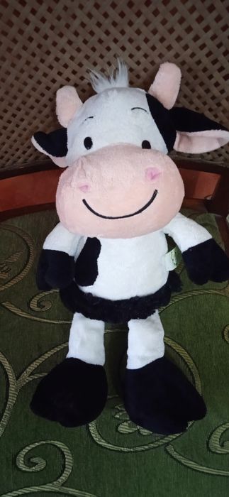 Мягкие игрушки корова, лимур, мопс.