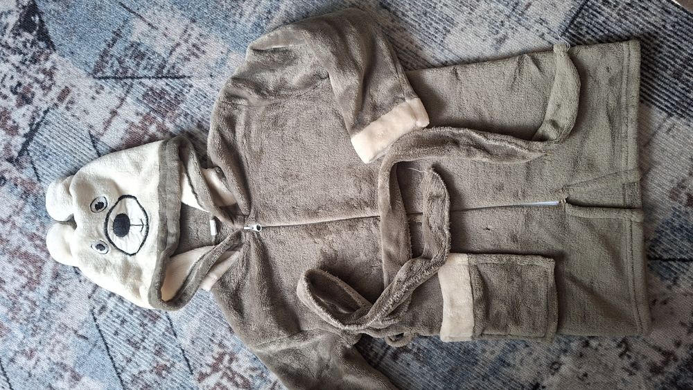 Продам недорого детские вещи