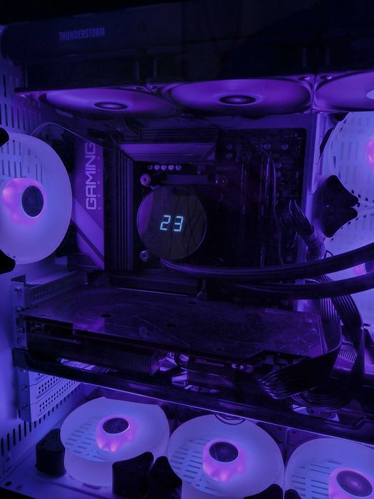 Gaming PC AMD Ryzen 5 7600X 32GB DDR5 AMD RX 6800 5 TB Storage