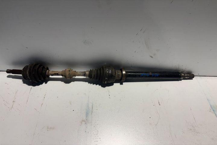 Planetara fata dreapta Mitsubishi Carisma prima generatie (facelift)