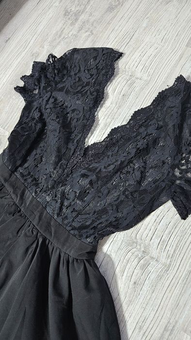 Черна рокля с дантела- S  размер