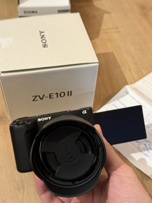 Sony ZV-E10 Mark II +  Obiectiv Sigma 18–50mm f/2.8 | Ca nouă