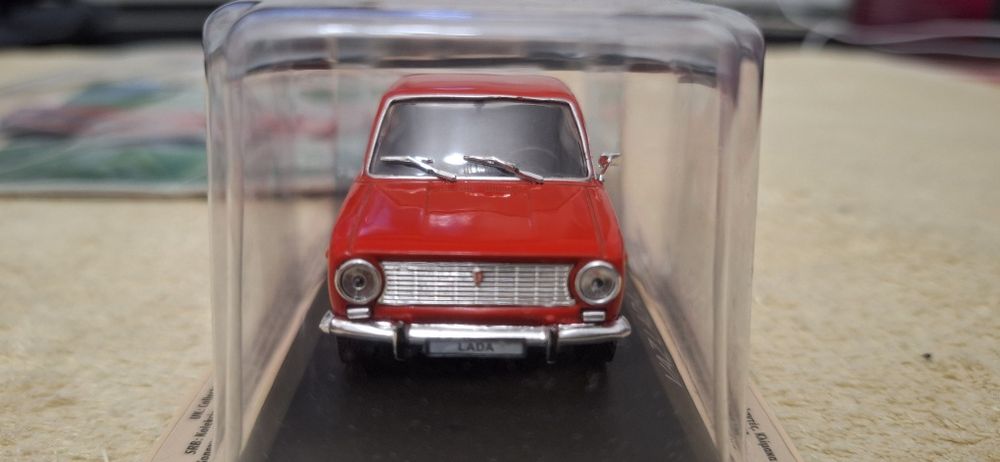 ВАЗ Жигули 2101 / Булгар Рено 8 - 1:43