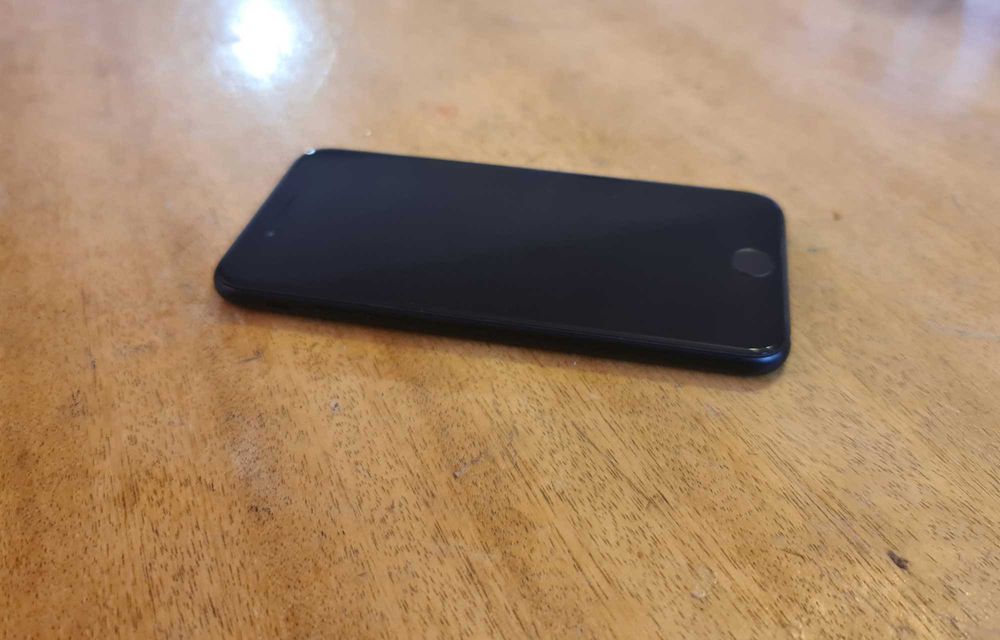 IPhone SE 2020 (второ поколение)