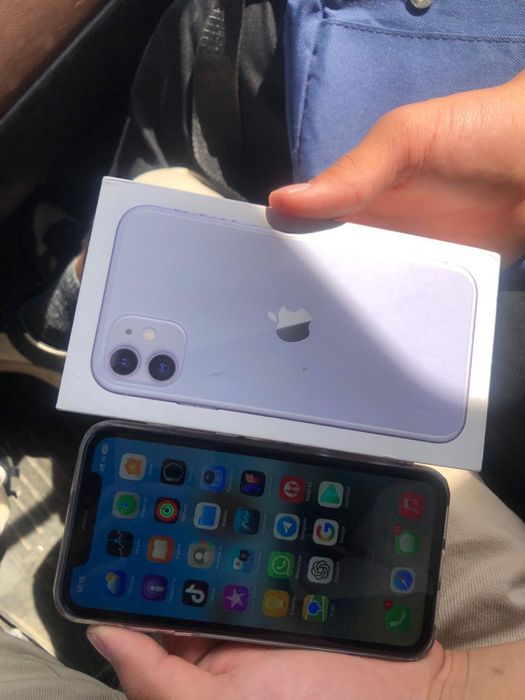 Продам айфон  11