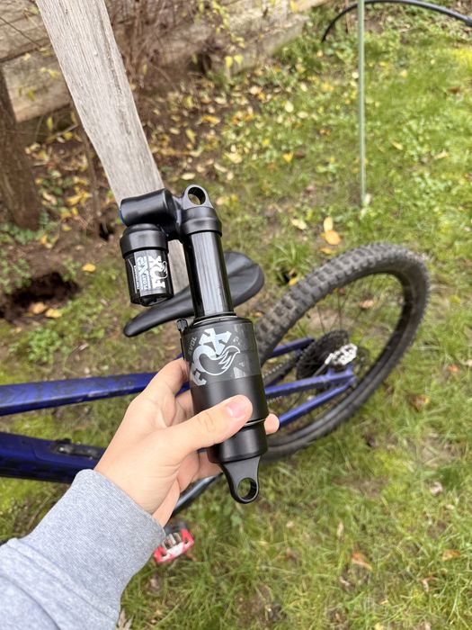 VAND/SCHIMB Trek slash 8