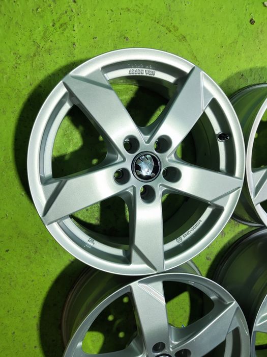 17 5x112 Skoda лети джанти 5х112 шкода