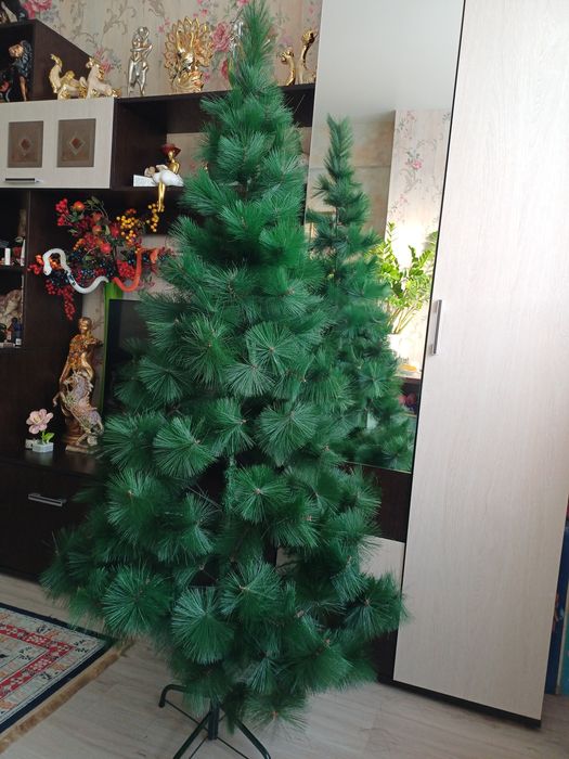 Продам елку искусственную