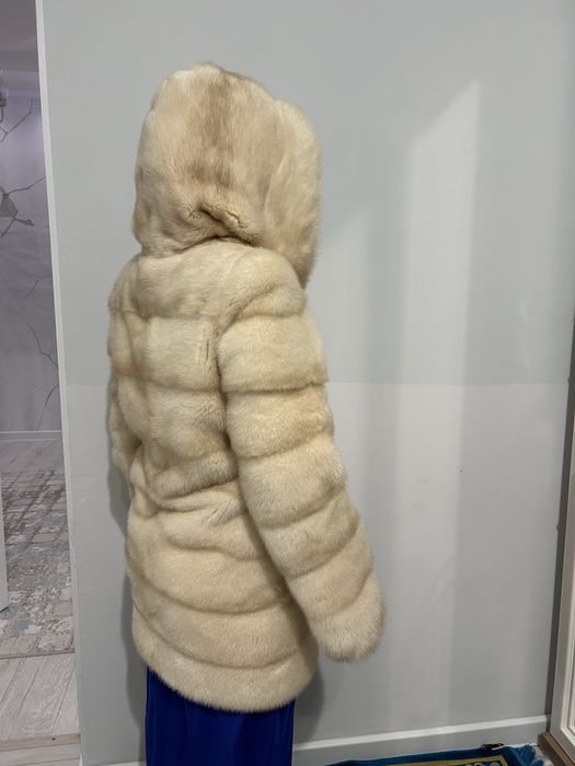 Натуральная шуба продается