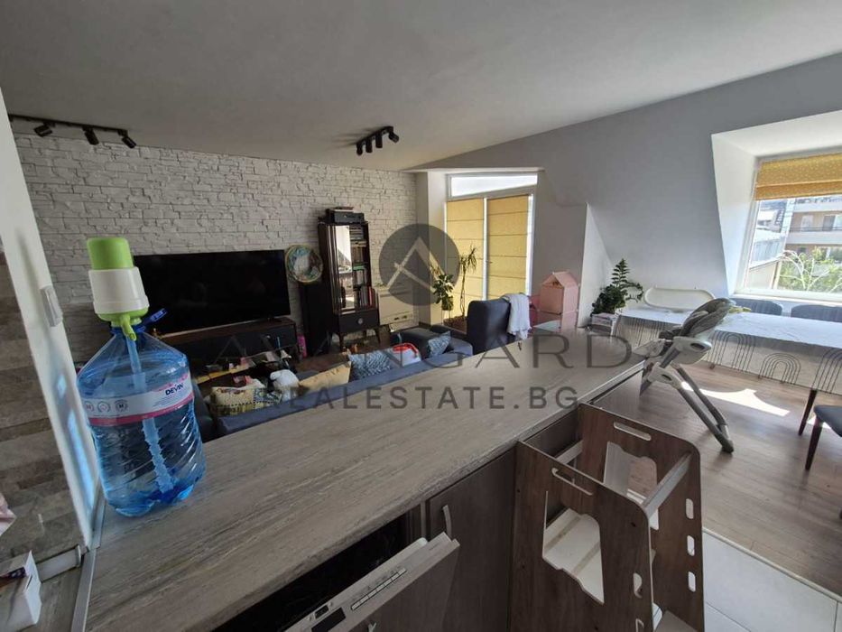 Продава се Тристаен апартамент в Пловдив, Кършияка - 117 кв.м за 1881 €/кв.м - Снимка #1