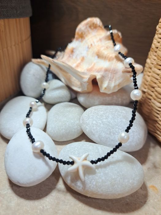 Гривни и колиета с ест. перли и ест. камъни