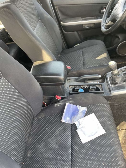 Продавам сузуки гранд витара на части 1.9д и 2.0бензин !