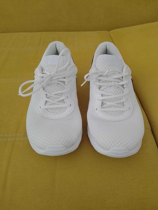 Продавам Маратонки Nike