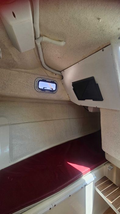 Barca cabinata 6.5m cu motor 90cp 4T si Peridoc inclus