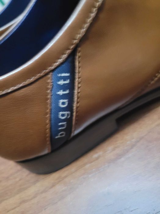 Pantofi  lux Bugatti numarul 41