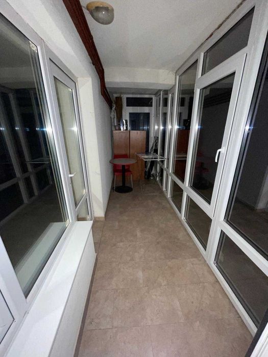 Inchiriez studio 40mp in vila cu curte proprie si parcare in Voluntari