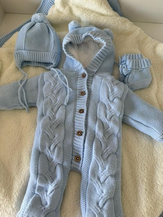 Продам детские костюмы