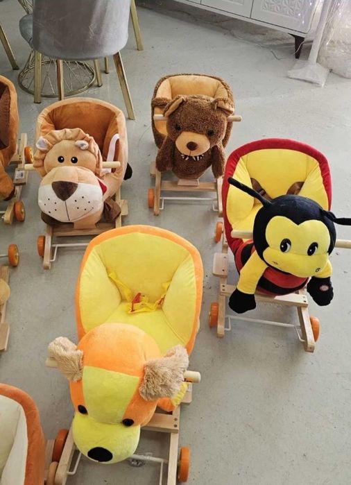 Детска Люлка с колелца плюшена с предпазен колан Чисто нова