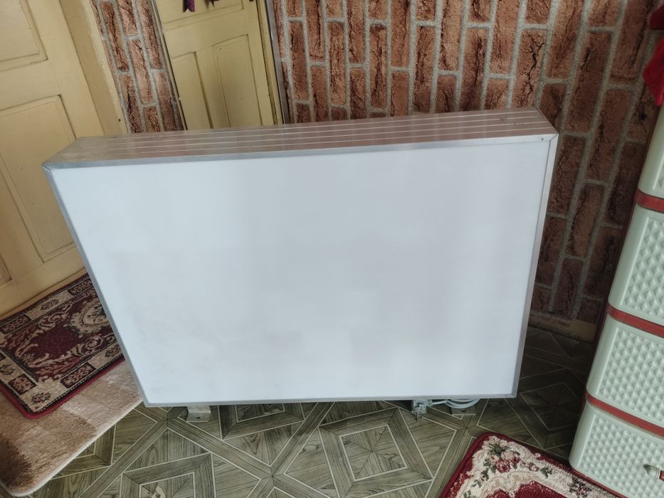 Caseta luminoasă cu neon