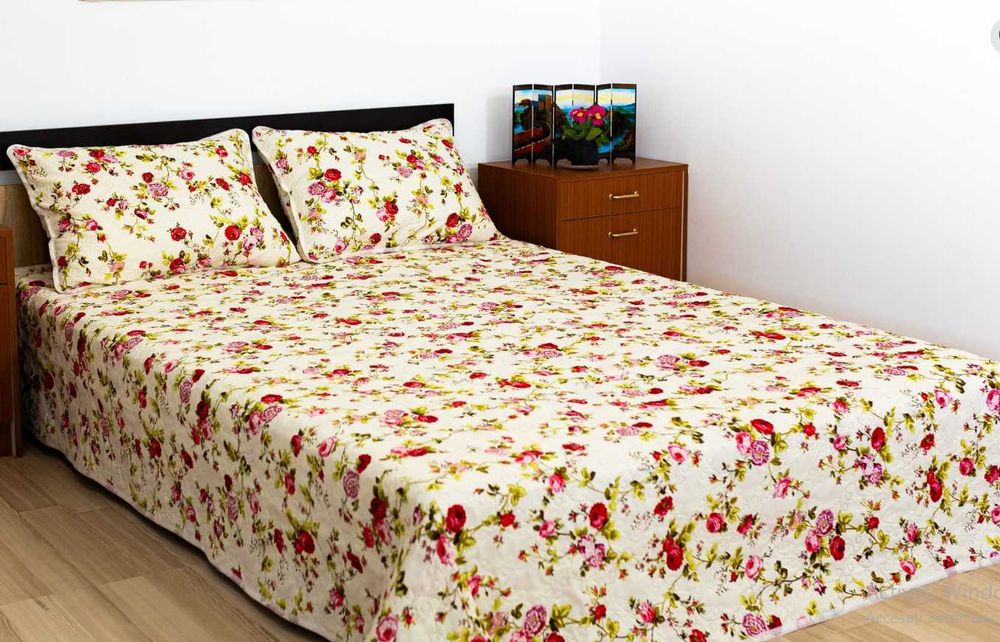 Set elegant: cuvertură matlasată 230x210 + pernă 50x70