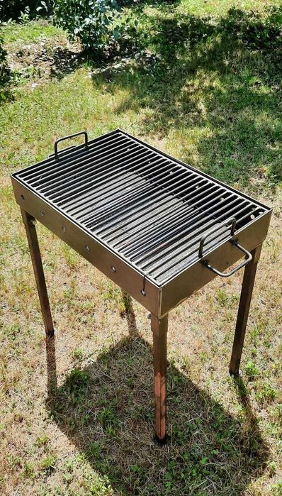 Gratar metalic barbeque