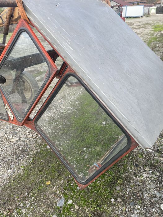 Cabina tractor cu 2 usi