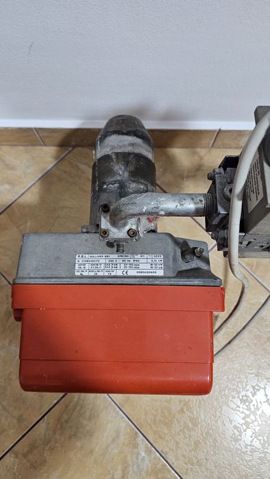 Arzator Riello gulliver BS1 și multibloc gaz Dungs