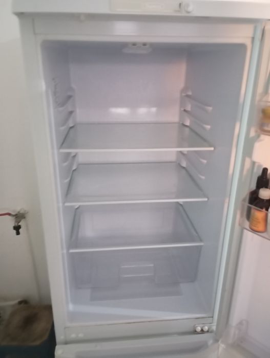 Срочно продам холодильник