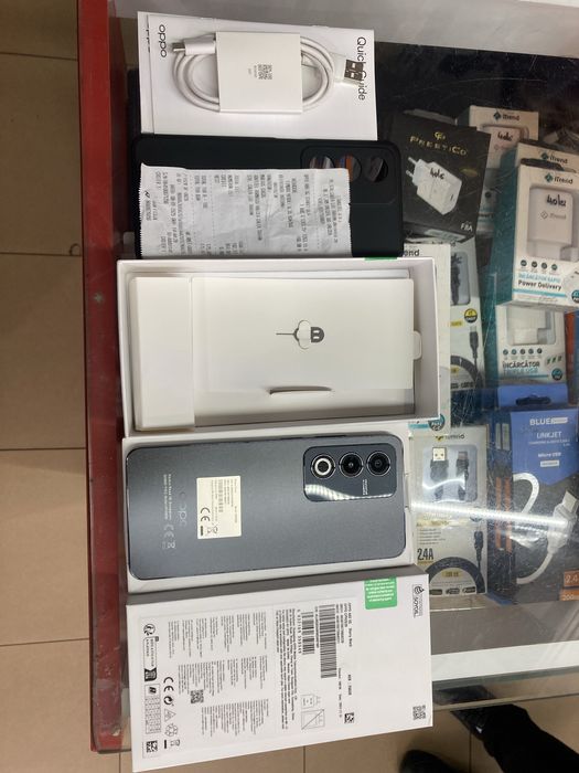 Oppo A80 5G Black* 8GB RAM * 256GB Mem * ca nou cu garantie Orange