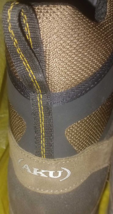 Продам горные ботинки новые