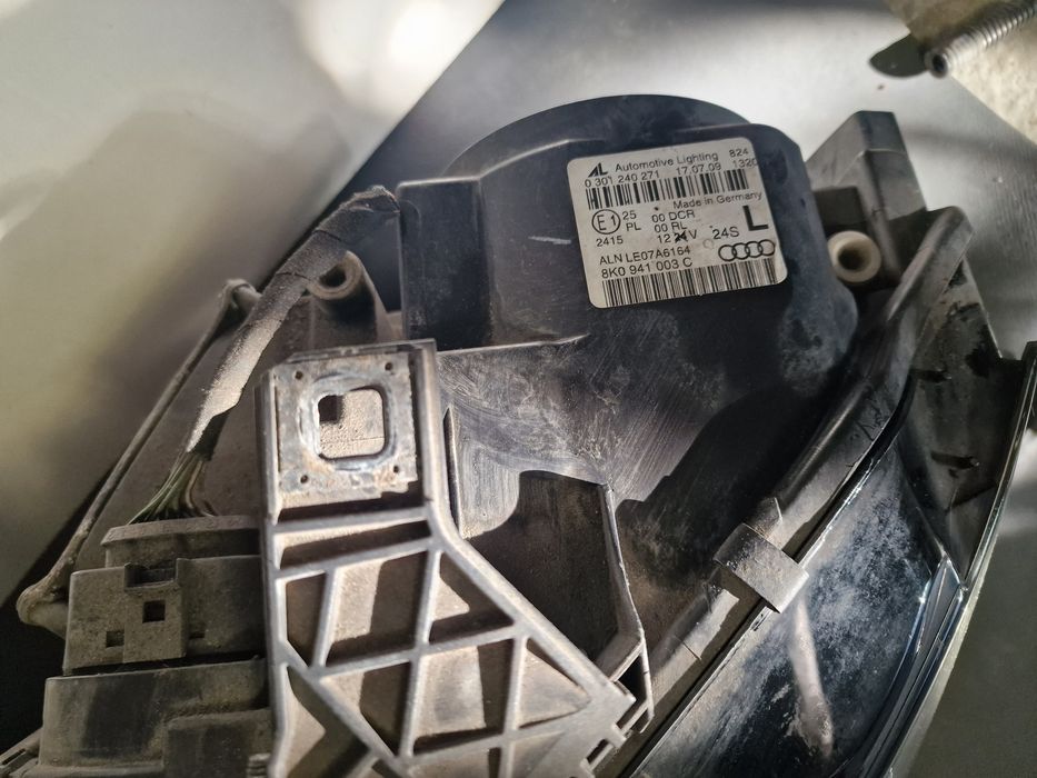 Far stânga Xenon DRL  complect  Europa Audi A4 b8
