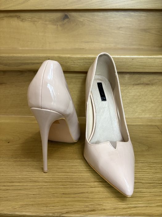 Дамски елегантни обувки на висок ток р-р 40/41