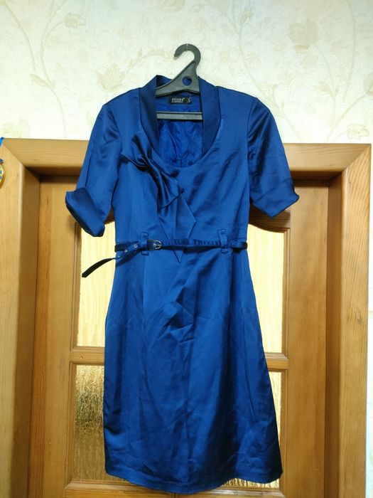 Женская одежда разные платья