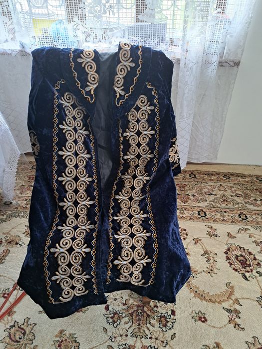 Одежда  чапан для уважаемого мужчин