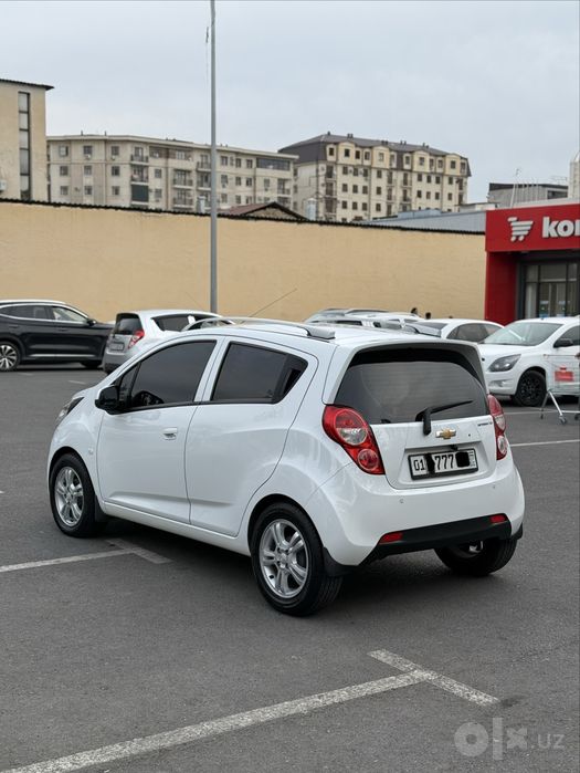 Spark 2022 4-pozitsiya Elegant plus Avtomat karobka srochna sotiladi