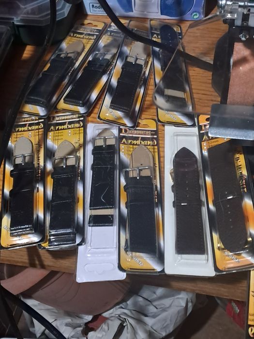 ПРОДАВАМ: Нови каишки за часовници (различни размери)
​Продавам чисто