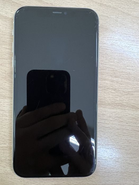 Айфон 11 в хорошем состоянии