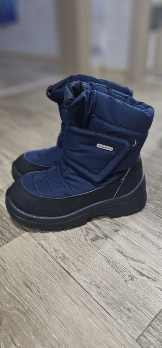 Продаю детские зимние ботинки