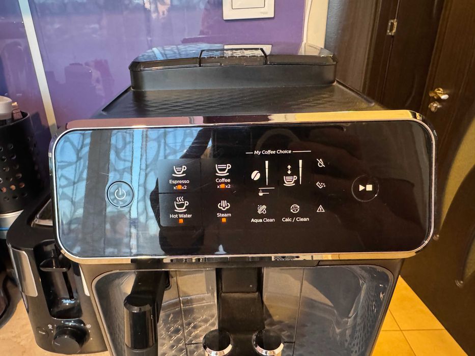Кафеавтомат Philips Series 2200 EP2224/40 Автоматична Кафемашина