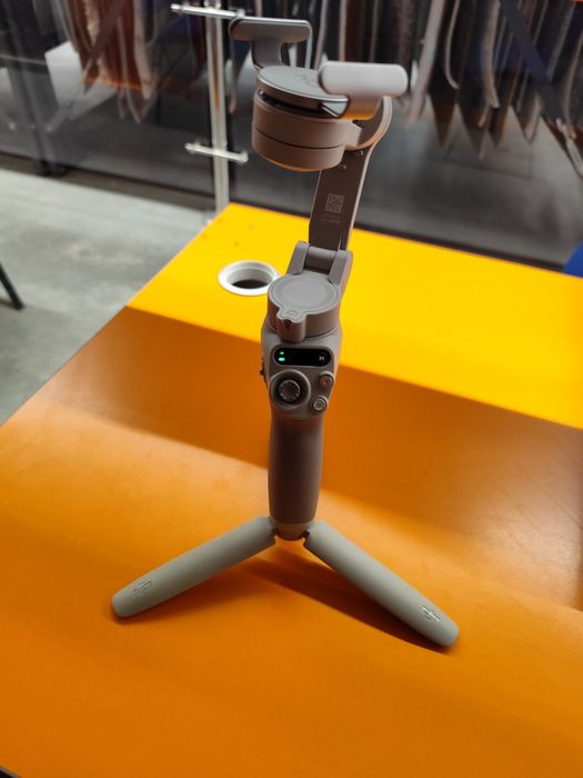 Stabilizator DJI Osmo Mobile SE - Nou-Accept la schimb și placă video