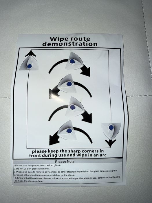Машинка за почистване на прозорци с магнит