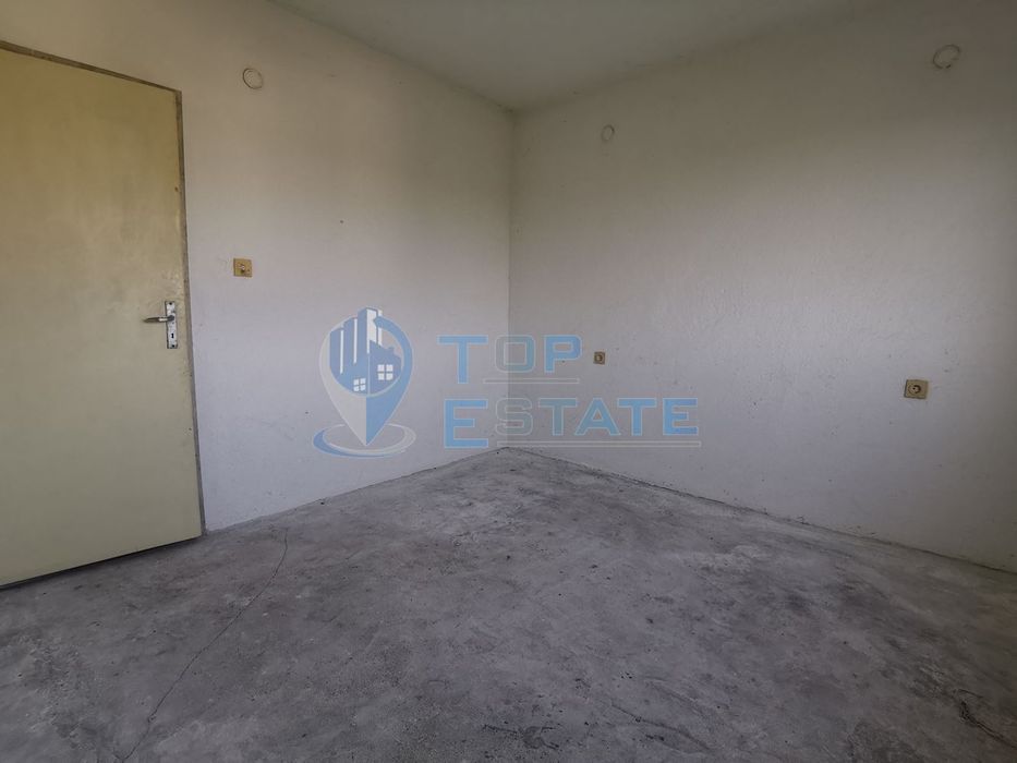 Етаж от къща със самостоятелен вход в село Първомайци