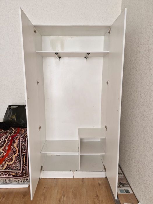 Продам шкаф подойдет в прихожую или в офис