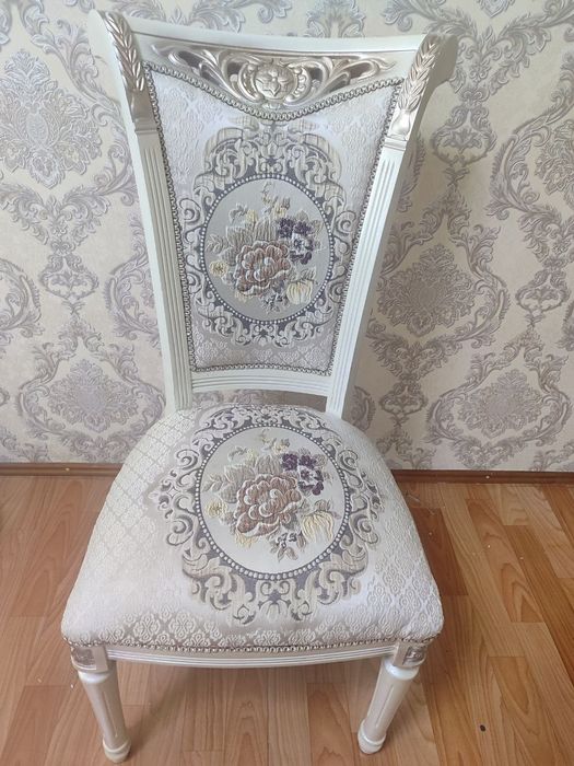 Katta Stol-stul to‘plami (2.7m x 1.2m) — 12 dona stuli bilan.