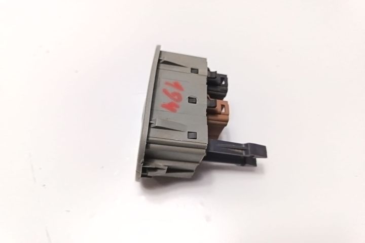 Buton blocare deblocare Renault Trafic a 2-a generatie seria