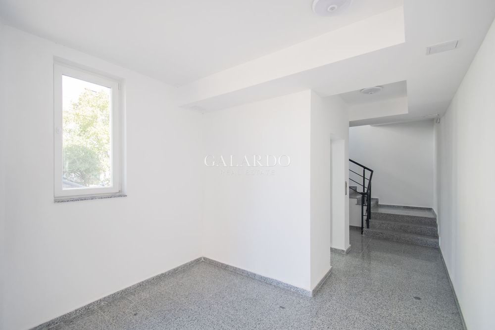 Продава се Тристаен апартамент в София, Люлин - център - 82 кв.м за 2440 €/кв.м - Снимка #11