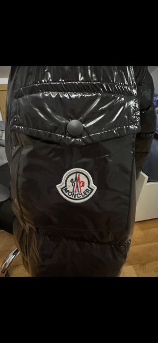 Geaca moncler lucioasa fac si schimb