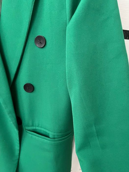 Ayolar uchun kastum.