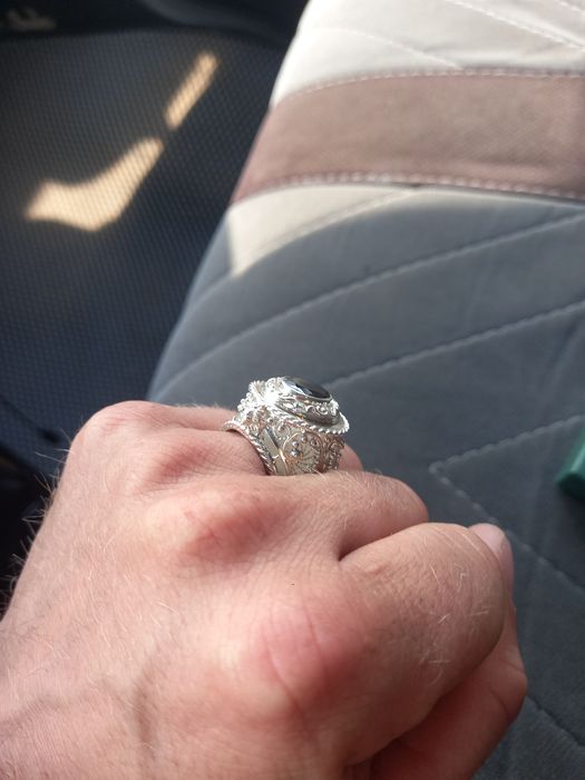 Продам серебряный перстень!