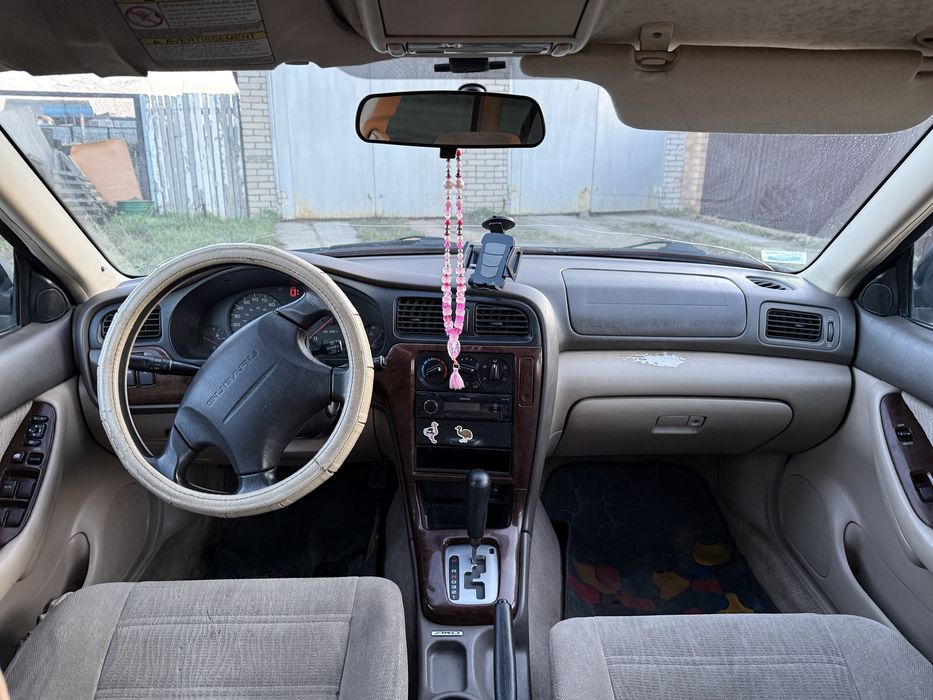 Subaru Outback 2000 года